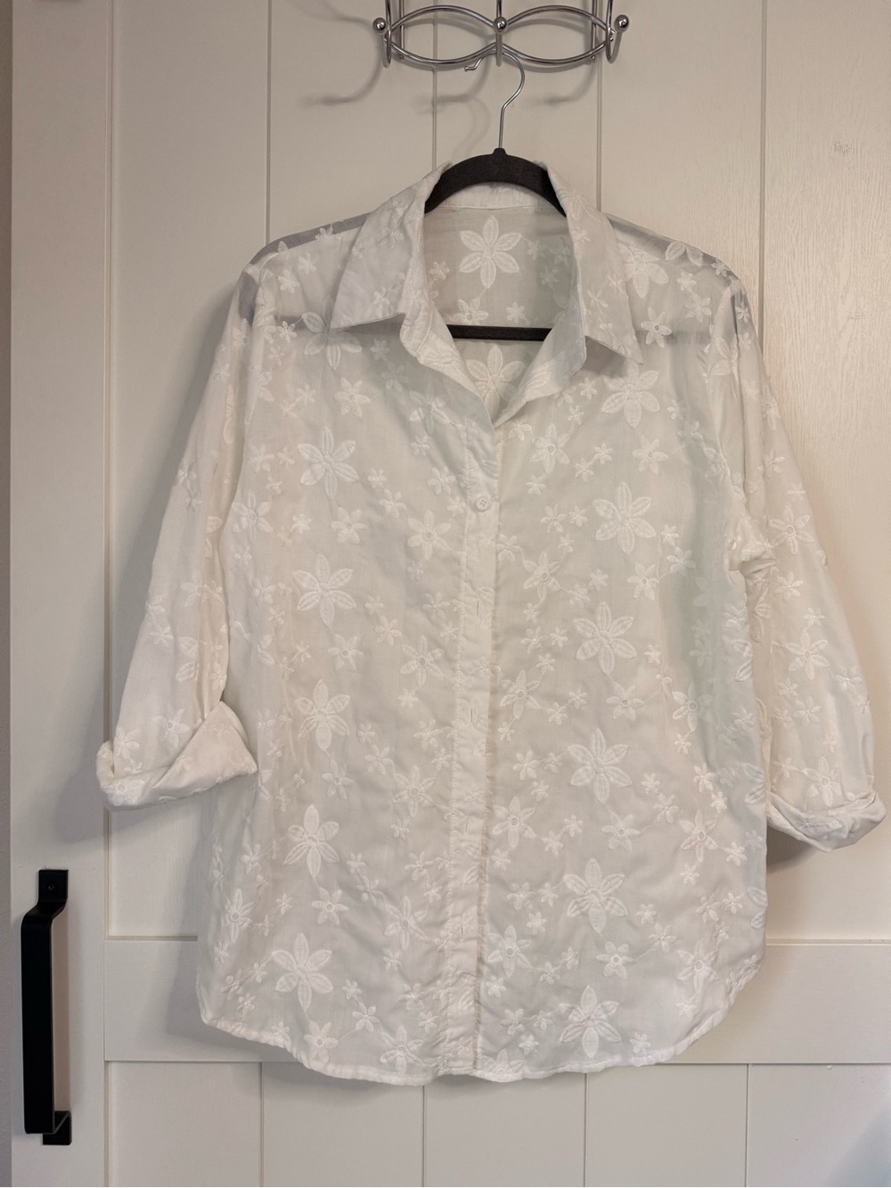 Women’s White Floral Embroidered Button-Up Shirt